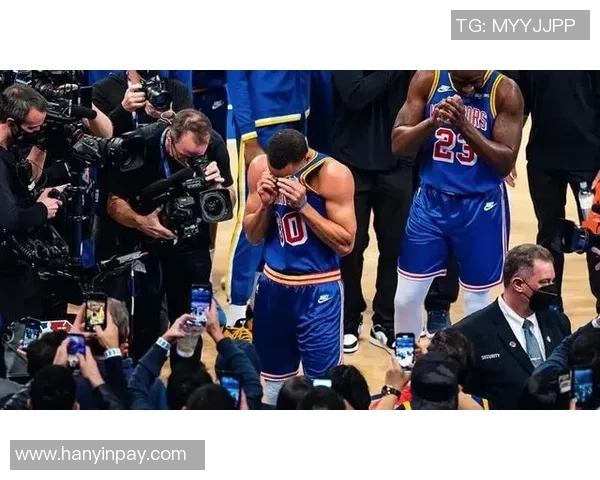 足球明星在伤痛中流露的脆弱与坚韧瞬间的感人照片合集 足球明星在伤痛中流露的脆弱与坚韧瞬间的感人照片合集