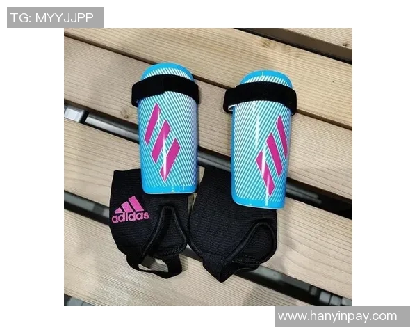 足球明星护腿板的选择与使用技巧解析助你提升比赛表现 足球明星护腿板的选择与使用技巧解析助你提升比赛表现