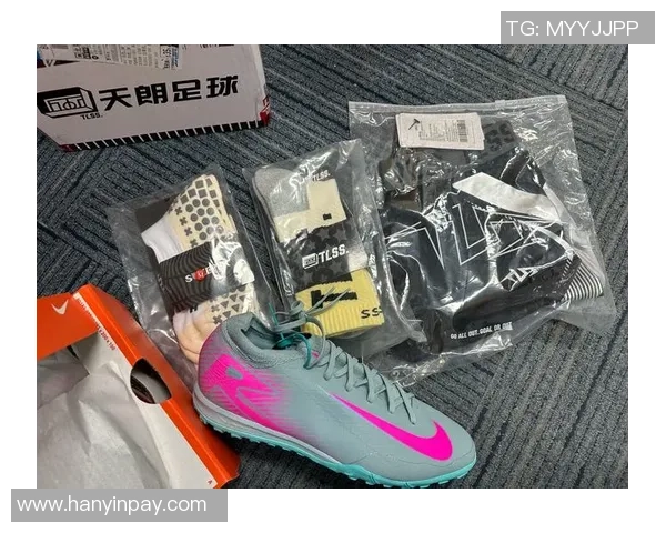 足球装备选购指南：如何选择适合的高性能球袜提升比赛表现